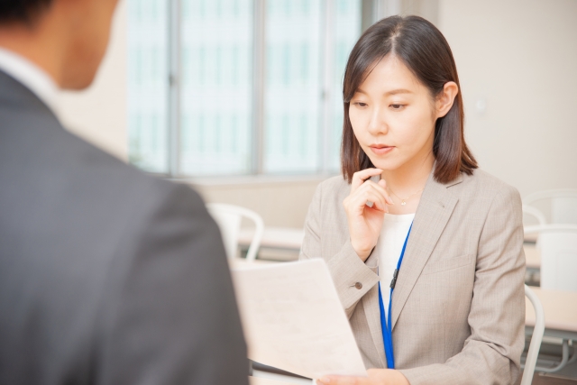 担当者がお客様の課題をヒアリングする様子